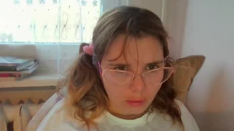 Elena online show from December 2025 02:33:01 PM