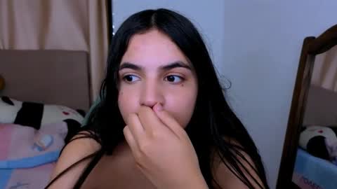 Snapshot of elenna_hotx chatting on December 2025 06:15:02 PM agnes online show from December 2025 06:15:02 PM