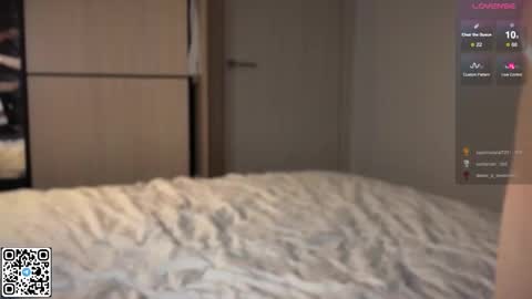 Elizabeth Lizi online show from November 2025 01:06:01 PM