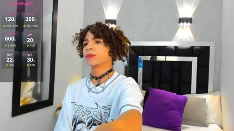  Elian  online show from April 2026 12:33:01 PM