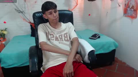 E L I A S online show from December 2024 04:21:01 AM