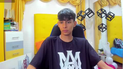 E L I A S online show from February 2025 03:42:02 AM