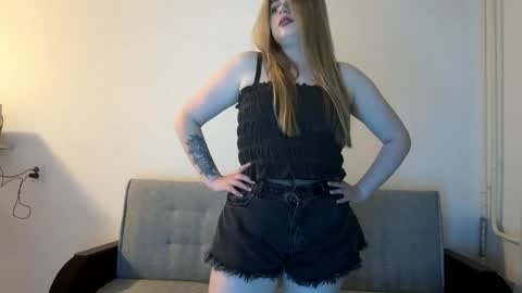 Louise online show from May 2026 09:09:02 PM