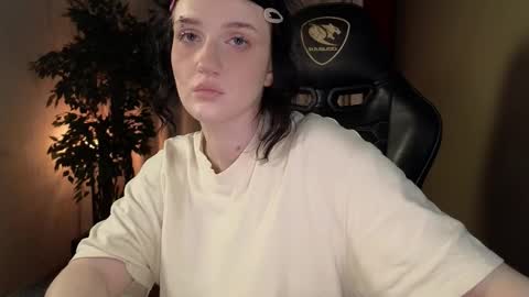 Ellie online show from October 2025 05:16:02 AM