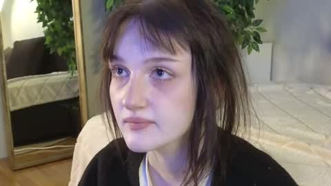 Ellie online show from October 2025 05:19:02 AM