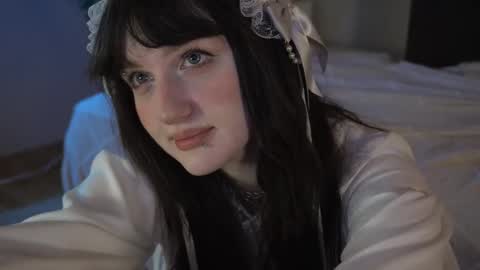 Ellie online show from October 2025 05:20:02 AM