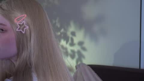 Ellie online show from April 2026 07:02:01 AM