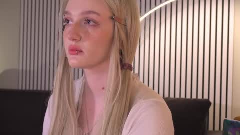 Ellie online show from April 2026 05:22:01 AM