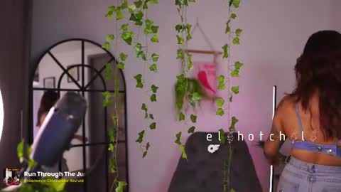 Snapshot of elihotchili chatting on July 2026 04:22:01 PM Eli online show from July 2026 04:22:01 PM