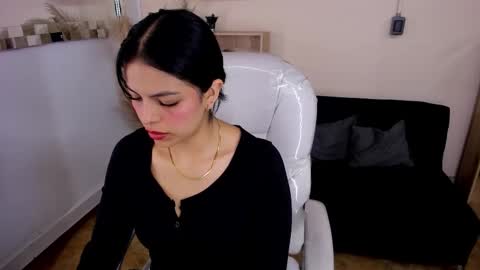 Eliie online show from September 2025 07:37:01 PM