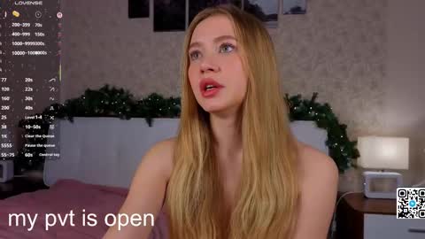 Snapshot of elina_wilgauch chatting on December 2025 01:23:01 AM Elina online show from December 2025 01:23:01 AM