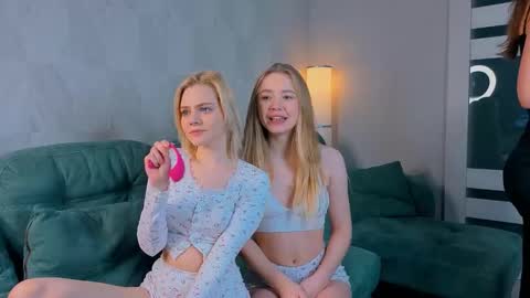 Snapshot of elina_wilgauch chatting on January 2026 05:44:01 AM Elina online show from January 2026 05:44:01 AM