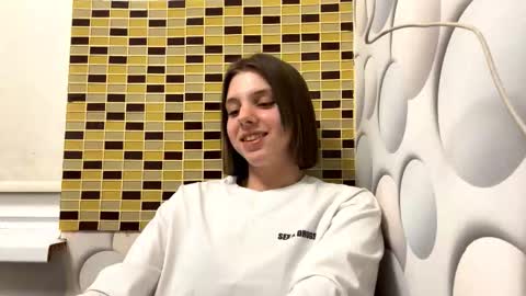 Elisa online show from October 2025 07:14:01 PM