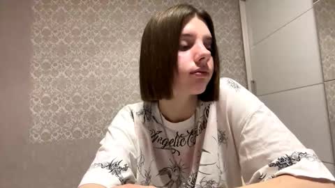 Elisa online show from October 2025 10:10:01 PM