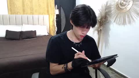 Snapshot of elio_collem chatting on November 2025 08:26:01 AM ELIO online show from November 2025 08:26:01 AM