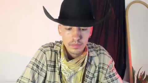 Snapshot of elio_dicaprio chatting on November 2025 02:36:01 AM elio_dicaprio online show from November 2025 02:36:01 AM