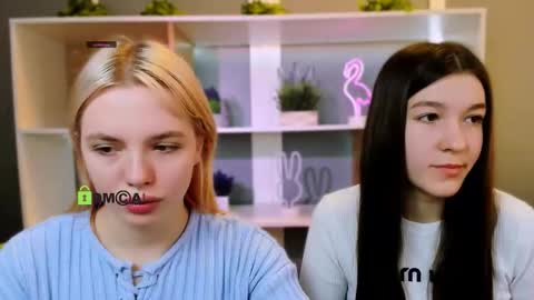 Snapshot of elis_sunny chatting on February 2026 06:40:02 AM elis_sunny online show from February 2026 06:40:02 AM