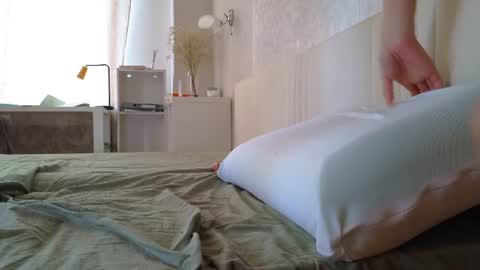 Snapshot of elisa_bright chatting on June 2026 10:01:01 AM Tati online show from June 2026 10:01:01 AM