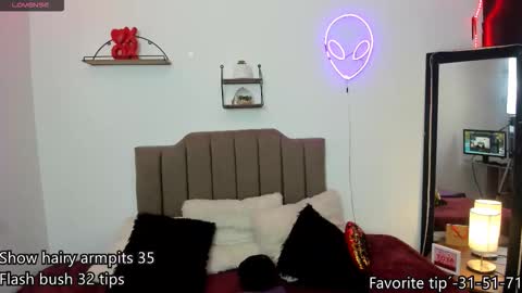 Elizabeth  online show from November 2025 12:11:01 PM