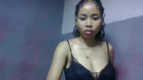 elisabethee online show from April 2026 02:51:02 AM