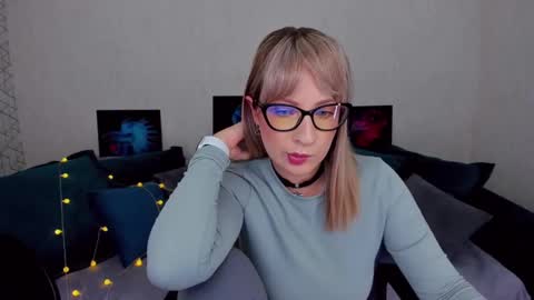 Elisabeth online show from February 2025 02:32:02 PM