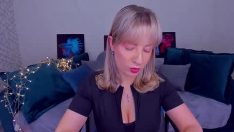 Elisabeth online show from February 2025 06:31:01 PM