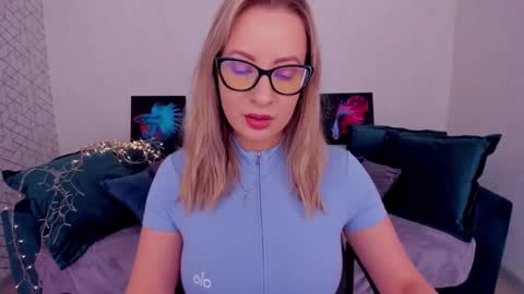 Elisabeth online show from March 2025 12:26:02 PM