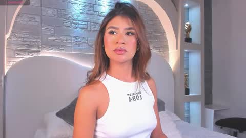 Snapshot of elise_diamond chatting on December 2025 11:02:01 PM Elise diamond online show from December 2025 11:02:01 PM