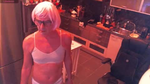 Barbie online show from November 2025 08:36:02 PM