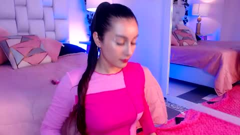 Snapshot of elisevalmont chatting on May 2026 03:58:02 AM ELISE online show from May 2026 03:58:02 AM
