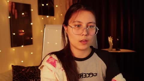 Snapshot of elisonavergarden chatting on April 2026 03:35:02 PM Elison online show from April 2026 03:35:02 PM