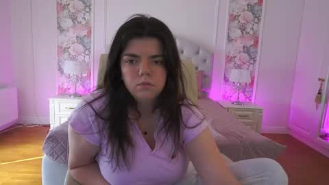 elissawow online show from April 2026 07:25:02 AM