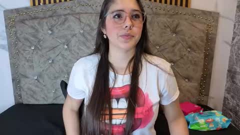 elisvega online show from March 2026 02:17:01 AM