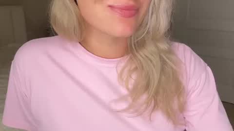 Stephanie online show from August 2026 07:57:02 PM
