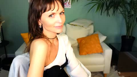 Snapshot of elizabe_th chatting on January 2025 09:24:02 AM Elizabethangel online show from January 2025 09:24:02 AM