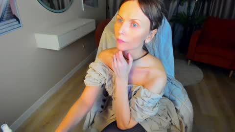 Snapshot of elizabe_th chatting on February 2025 01:25:02 AM Elizabethangel online show from February 2025 01:25:02 AM