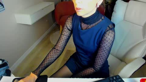 Snapshot of elizabe_th chatting on February 2025 09:48:01 PM Elizabethangel online show from February 2025 09:48:01 PM