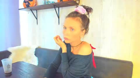 Snapshot of elizabe_th chatting on July 2026 11:28:01 AM Elizabethangel online show from July 2026 11:28:01 AM