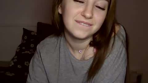 Snapshot of elizabet_18 chatting on February 2025 01:40:02 AM Elizabet 18 online show from February 2025 01:40:02 AM