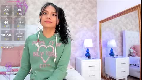 Snapshot of elizabet_taylor_ chatting on December 2024 02:54:02 PM Elizabet Taylor online show from December 2024 02:54:02 PM