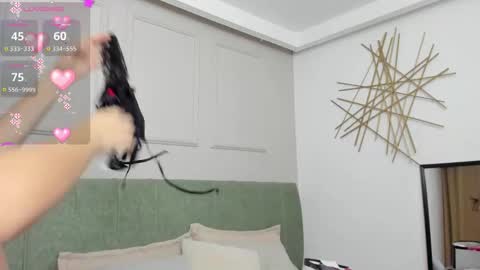 elizabeth online show from November 2025 07:03:01 PM