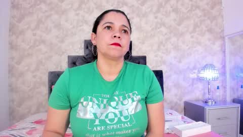 Elizabeth online show from October 2025 09:35:02 PM