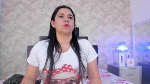 Elizabeth online show from October 2025 10:44:02 PM