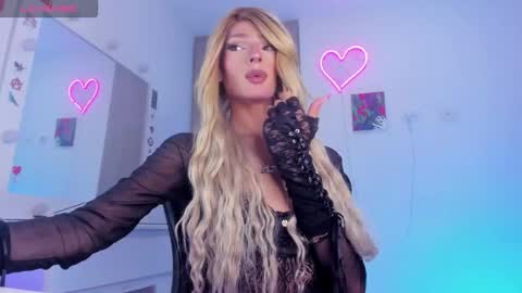 Snapshot of elizabeth_jones_01 chatting on November 2025 10:37:02 AM Eli online show from November 2025 10:37:02 AM