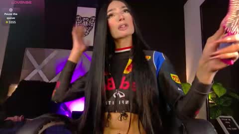 Snapshot of elizabeth_jones_01 chatting on February 2026 01:27:01 PM Eli online show from February 2026 01:27:01 PM