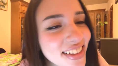 Snapshot of elizabethrabin chatting on November 2025 03:55:01 PM Mia online show from November 2025 03:55:01 PM