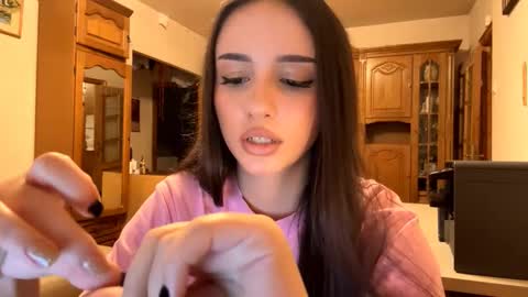 Snapshot of elizabethrabin chatting on November 2025 01:24:02 PM Mia online show from November 2025 01:24:02 PM