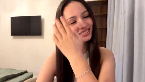 Snapshot of elizabethrabin chatting on December 2025 02:46:02 PM Mia online show from December 2025 02:46:02 PM