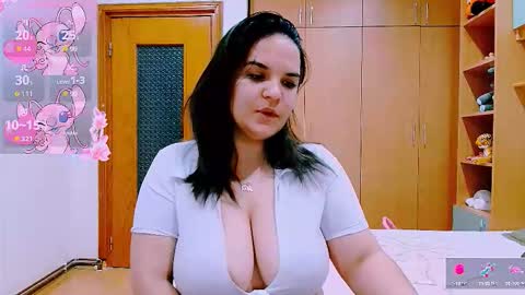 Ella  online show from October 2025 06:41:02 PM