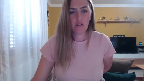 Snapshot of ella_max_live chatting on March 2025 08:04:02 AM Ella  Max online show from March 2025 08:04:02 AM